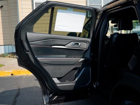 Used 2025 Ford Explorer ST-Line AWD/4WD image 25