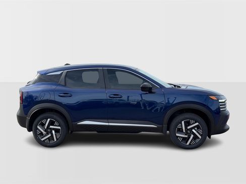 New 2026 Nissan Kicks SV image 8