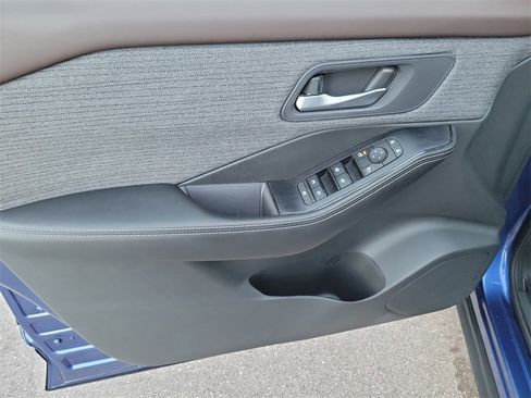 Certified 2022 Nissan Rogue SV image 15