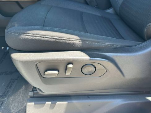 Used 2023 Chevrolet Silverado 1500 LT AWD/4WD image 21