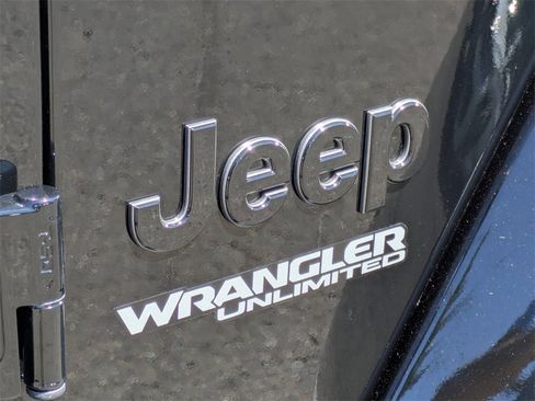 Used 2021 Jeep Wrangler Unlimited Sahara image 34