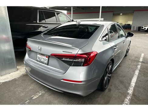 Used 2022 Honda Civic Touring image 5