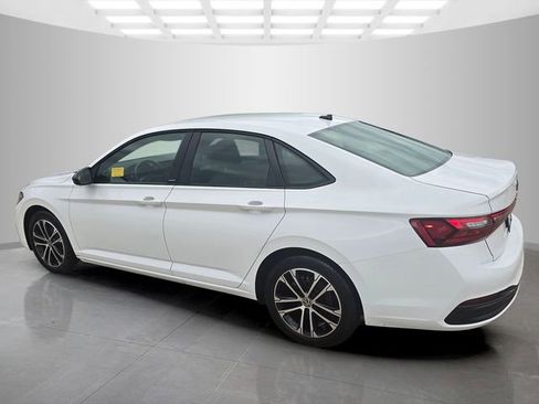 Used 2025 Volkswagen Jetta Sport image 6