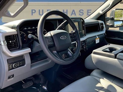 New 2026 Ford F250 4x4 Crew Cab Super Duty image 7