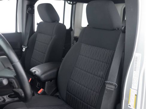 Used 2012 Jeep Wrangler Unlimited Rubicon w/ Connectivity Group AWD/4WD image 26