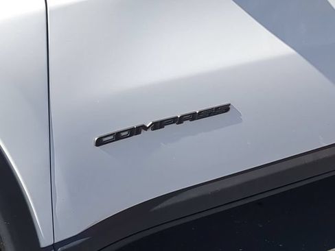 Used 2025 Jeep Compass Trailhawk AWD/4WD image 12