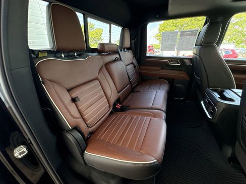 Certified 2025 GMC Sierra 2500 Denali Ultimate AWD/4WD image 28