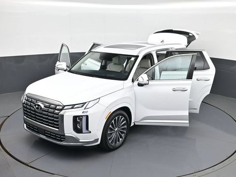 Certified 2025 Hyundai Palisade Calligraphy AWD/4WD image 31