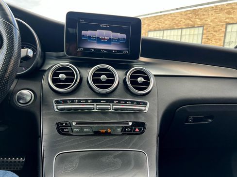 Used 2018 Mercedes-Benz GLC 300 4MATIC w/ AMG Line image 38
