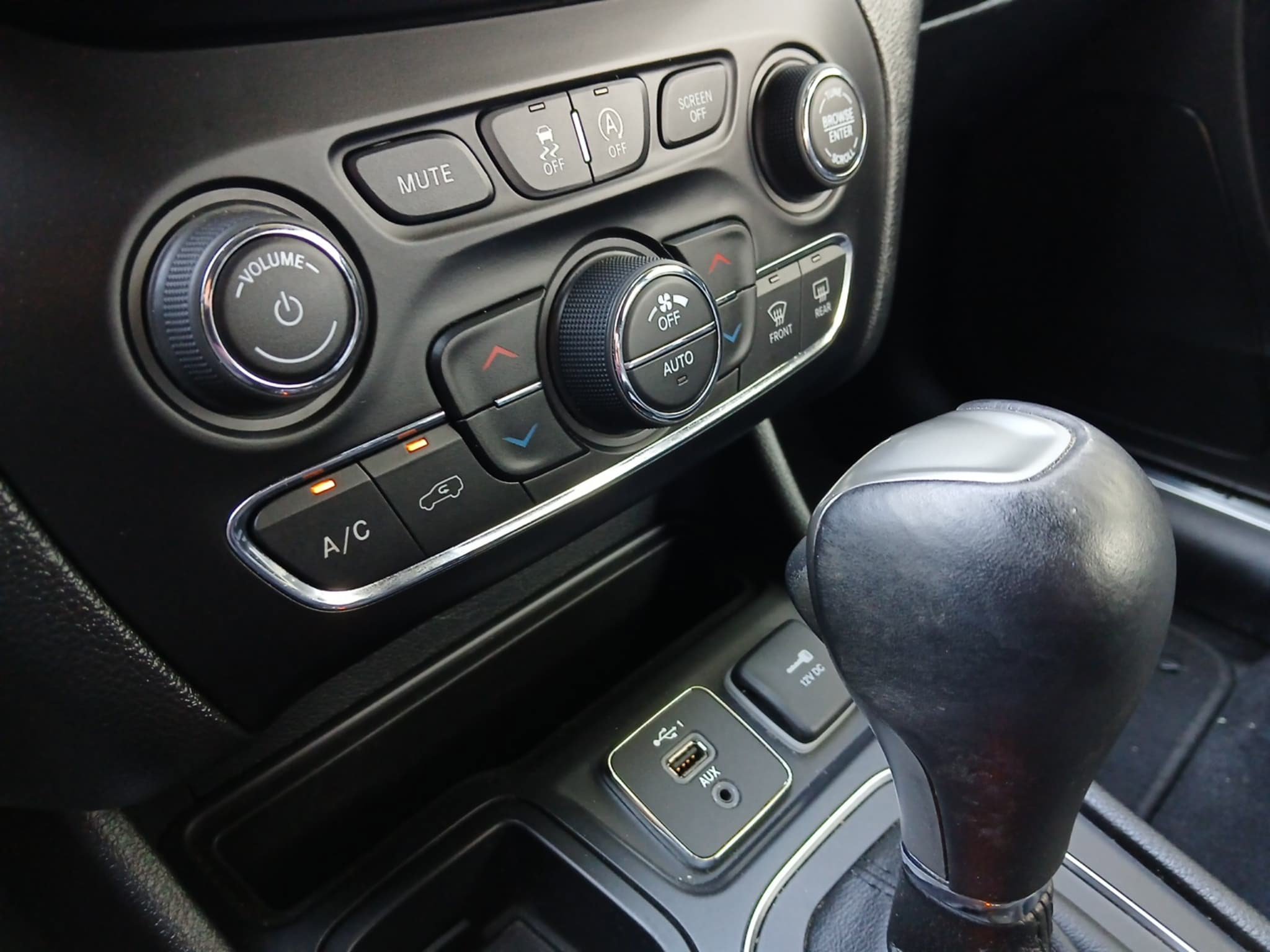 Used 2019 Jeep Cherokee High Altitude FWD image 41