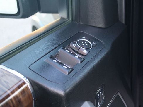 Used 2018 Ford F150 Lariat image 16