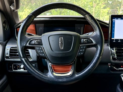 Used 2024 Lincoln Navigator L Reserve AWD/4WD image 37