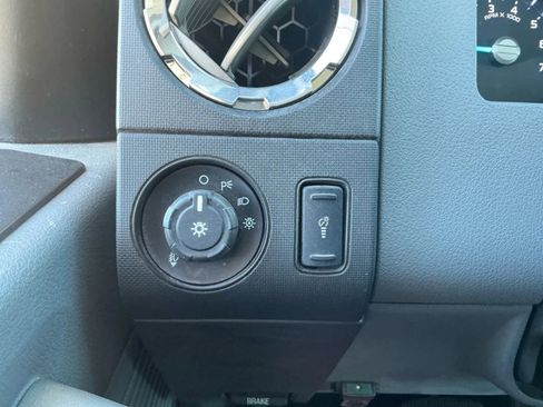 Used 2014 Ford F250 XLT w/ XLT Premium Package image 32