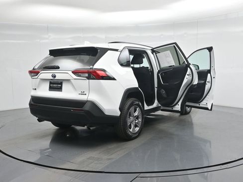 Used 2024 Toyota RAV4 LE image 5