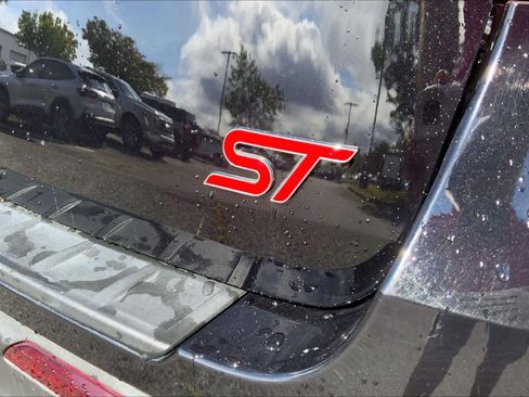 Used 2023 Ford Explorer ST w/ Equipment Group 401A AWD/4WD image 10