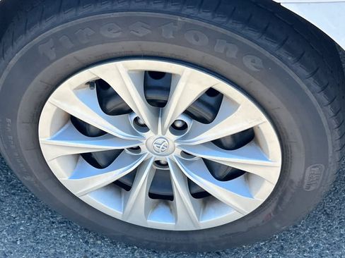 Used 2017 Toyota Camry LE FWD image 22