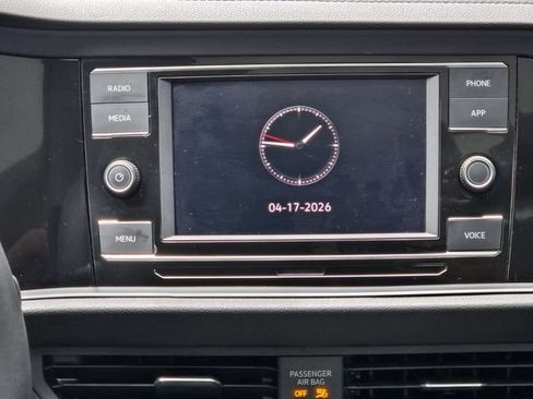Certified 2024 Volkswagen Jetta SE FWD image 18