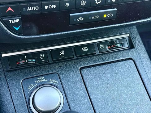 Used 2015 Lexus ES 300h image 14