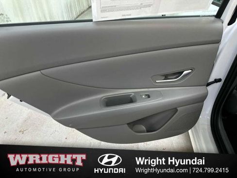 Used 2025 Hyundai Elantra Sport FWD image 12