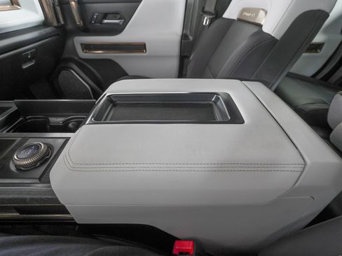 Used 2024 GMC Hummer EV 3X image 30