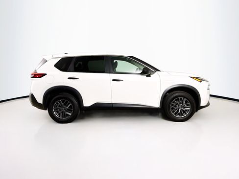 Used 2022 Nissan Rogue S FWD image 2