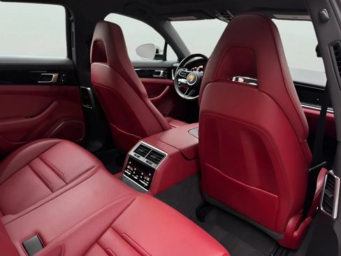 Used 2021 Porsche Panamera image 19