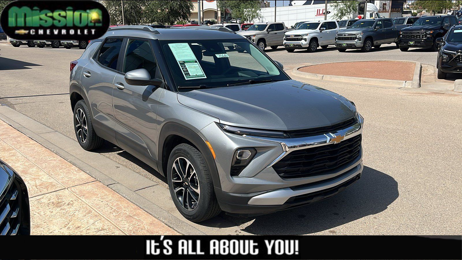 Used 2025 Chevrolet TrailBlazer LT FWD image 1
