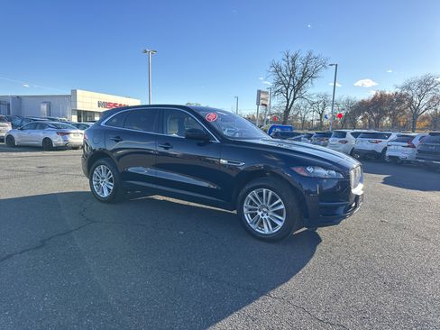 Used 2020 Jaguar F-PACE Prestige image 3