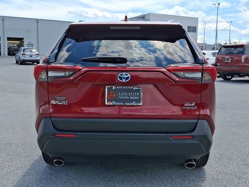 Used 2021 Toyota RAV4 XLE w/ Convenience Package AWD/4WD image 6