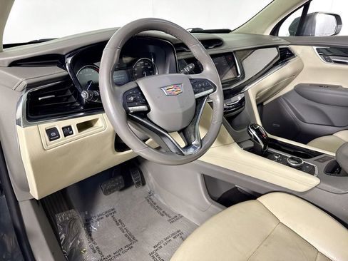 Used 2020 Cadillac XT6 Premium Luxury image 9