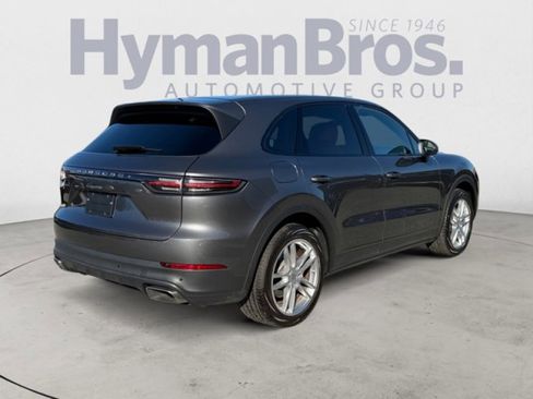Used 2022 Porsche Cayenne image 3