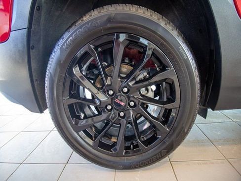 Certified 2023 GMC Terrain SLE w/ Driver Convenience Package image 26