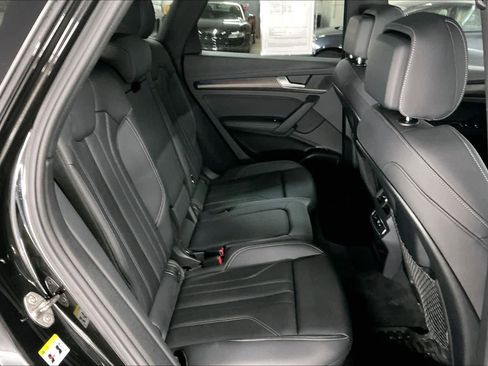 Used 2025 Audi Q5 e Premium Plus w/ Premium Plus Package image 29