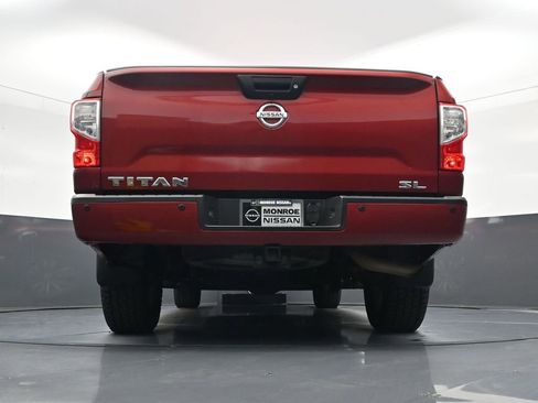 Used 2017 Nissan Titan SL image 22
