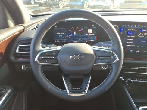Certified 2025 Chevrolet Traverse Z71 w/ Driver Confidence Package AWD/4WD image 22