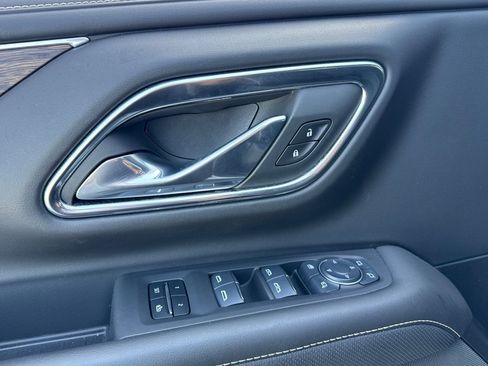 Used 2024 Chevrolet Tahoe Premier w/ Advanced Technology Package image 12