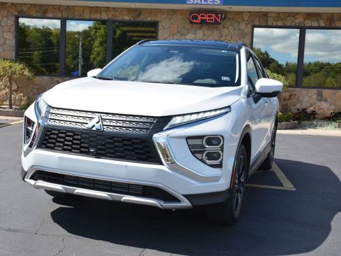 Used 2024 Mitsubishi Eclipse Cross SE image 1