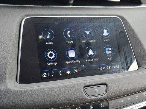 Used 2023 Cadillac XT4 Luxury w/ Cold Weather Package AWD/4WD image 18