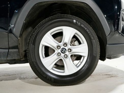 Used 2021 Toyota RAV4 LE image 32