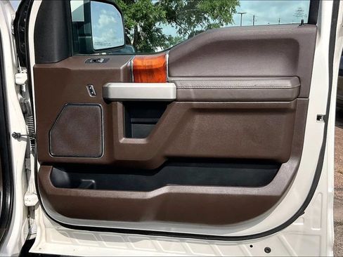 Used 2015 Ford F150 King Ranch w/ Equipment Group 601A Luxury RWD image 29