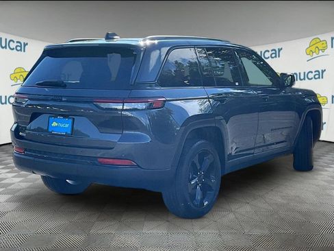 Used 2023 Jeep Grand Cherokee Altitude AWD/4WD image 6