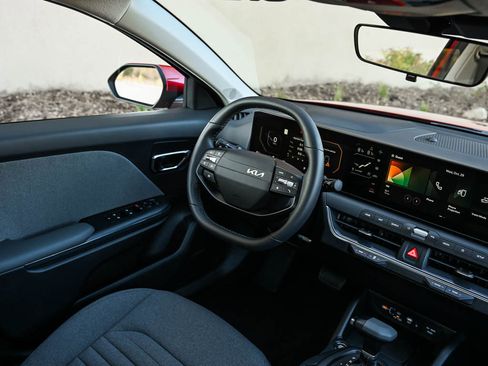 New 2025 Kia K4 EX image 12
