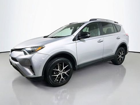 Used 2017 Toyota RAV4 SE AWD/4WD image 3