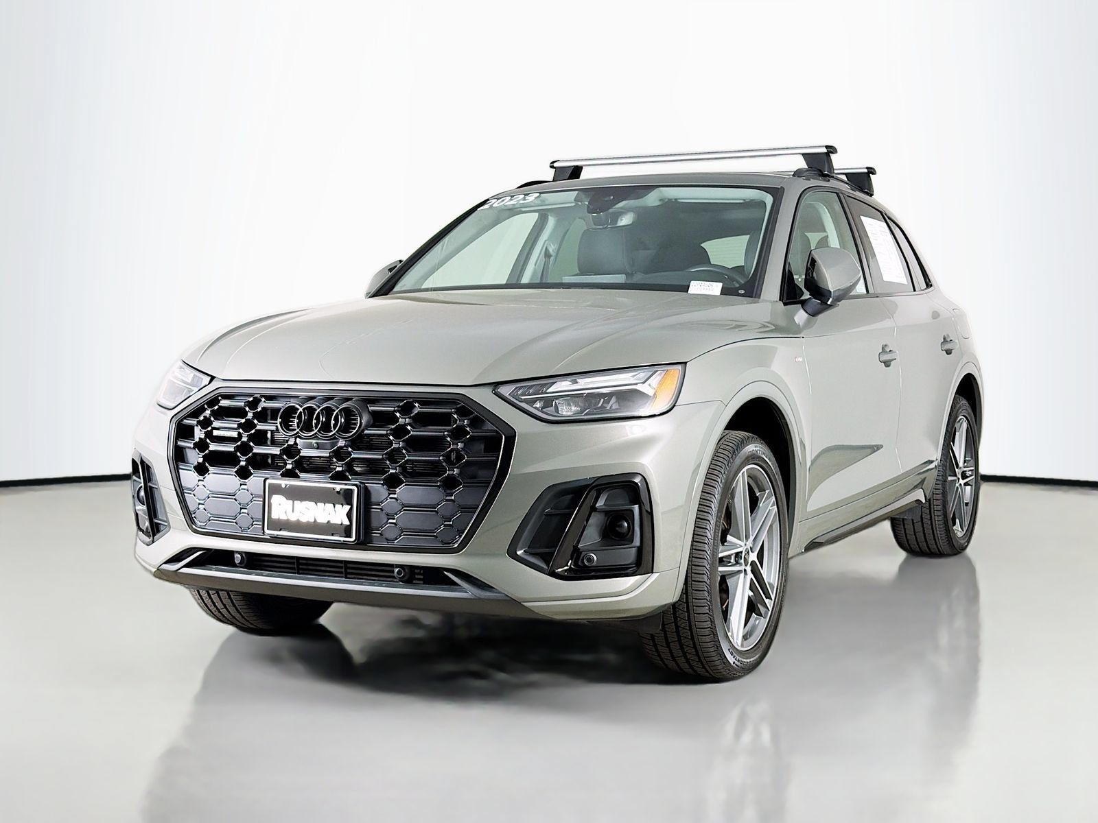 Used 2023 Audi Q5 e Premium Plus w/ Premium Plus Package AWD/4WD image 3