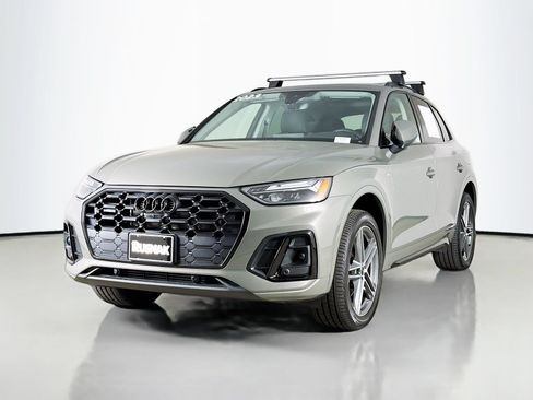 Used 2023 Audi Q5 e Premium Plus w/ Premium Plus Package AWD/4WD image 3