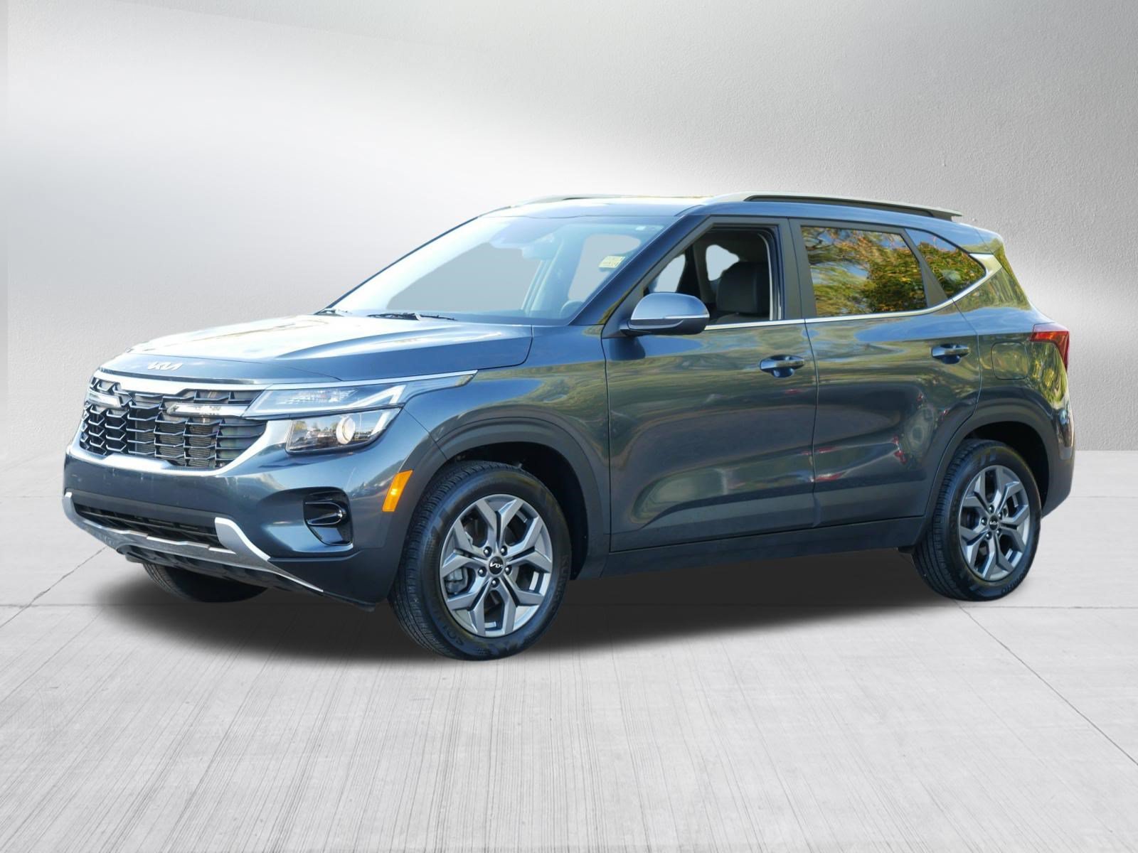 Certified 2024 Kia Seltos S AWD/4WD image 3