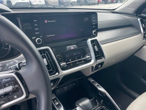 Used 2022 Kia Sorento SX FWD image 16