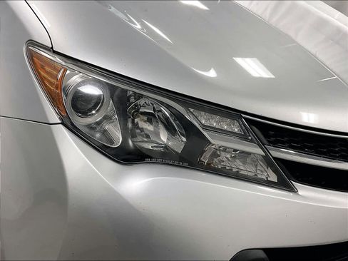 Used 2014 Toyota RAV4 XLE image 32