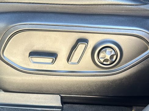 Used 2022 Jeep Grand Cherokee Altitude image 12