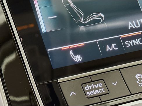 Used 2022 Audi Q7 3.0T Premium w/ Convenience Package image 4